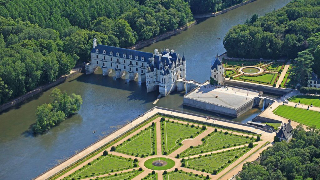 The irresistible charm of the Loire Valley - sostravel.com