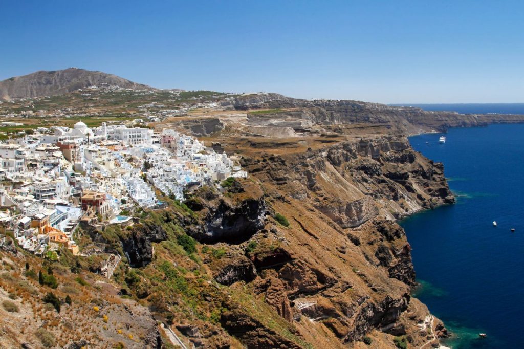 santorini-a-volcano-of-beauty-sostravel